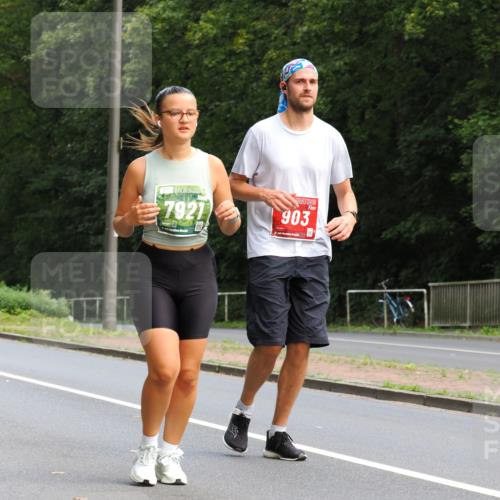13.09.2026 - 21. swb-Marathon Bremen TobiasT http://msf.ph/oto/10250335 13.09.2026 12:27:09 Laufen 7921, 903 meine-sportfotos.de