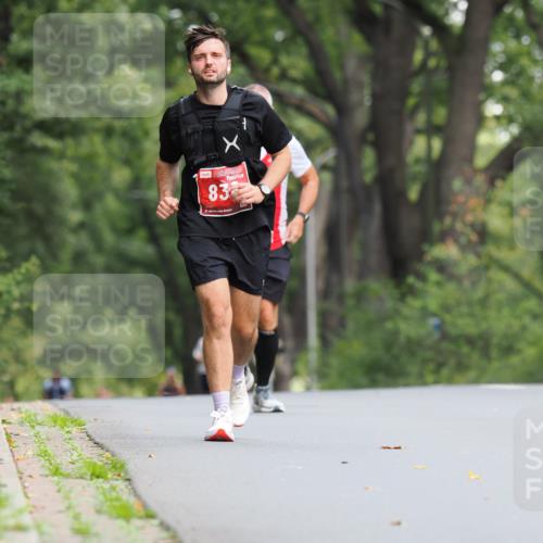 13.09.2026 - 21. swb-Marathon Bremen TobiasT http://msf.ph/oto/10250831 13.09.2026 12:35:25 Laufen 83 meine-sportfotos.de