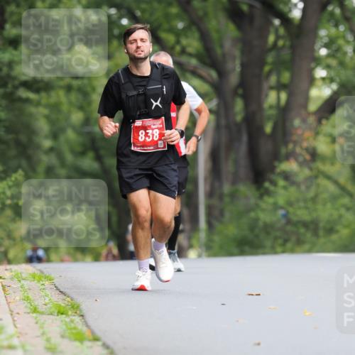 13.09.2026 - 21. swb-Marathon Bremen TobiasT http://msf.ph/oto/10250838 13.09.2026 12:35:25 Laufen 838 meine-sportfotos.de