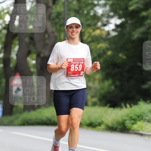 13.09.2026 - 21. swb-Marathon Bremen TobiasT http://msf.ph/oto/10250899 13.09.2026 12:36:05 Laufen 859, 21, 240 meine-sportfotos.de