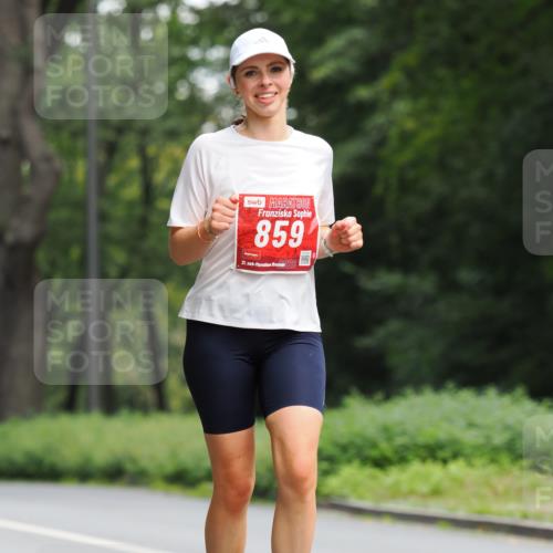 13.09.2026 - 21. swb-Marathon Bremen TobiasT http://msf.ph/oto/10250904 13.09.2026 12:36:06 Laufen 859, 21, 26 meine-sportfotos.de