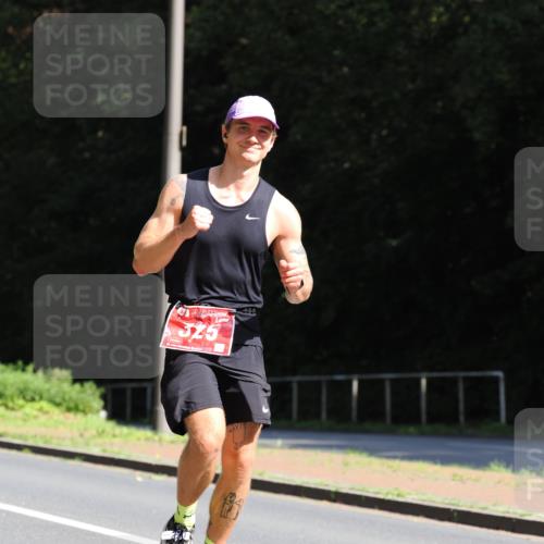 13.09.2026 - 21. swb-Marathon Bremen TobiasT http://msf.ph/oto/10251154 13.09.2026 12:38:29 Laufen 325 meine-sportfotos.de