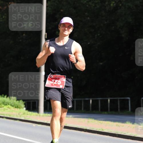 13.09.2026 - 21. swb-Marathon Bremen TobiasT http://msf.ph/oto/10251158 13.09.2026 12:38:29 Laufen 325, 2, 2736 meine-sportfotos.de