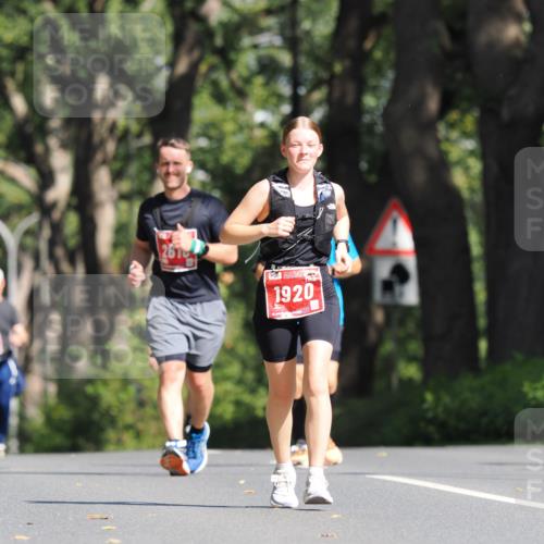 13.09.2026 - 21. swb-Marathon Bremen TobiasT http://msf.ph/oto/10251462 13.09.2026 12:43:17 Laufen 261, 1920, 9926 meine-sportfotos.de