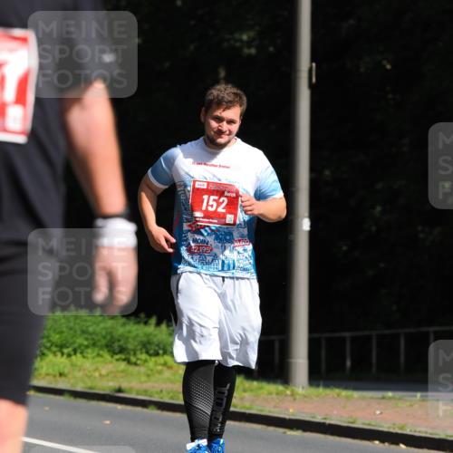 13.09.2026 - 21. swb-Marathon Bremen TobiasT http://msf.ph/oto/10251575 13.09.2026 12:44:47 Laufen 21, 152, 26, 42, 195, 10, 60 meine-sportfotos.de