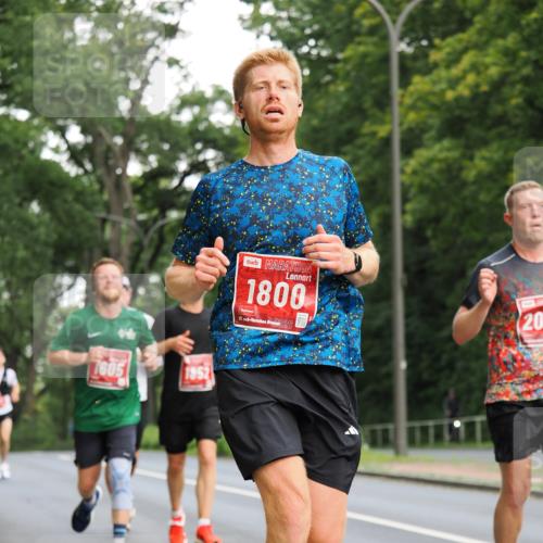 13.09.2026 - 21. swb-Marathon Bremen TobiasT http://msf.ph/oto/10269446 13.09.2026 11:38:05 Laufen 1605, 1952, 1800, 21, 26, 20 meine-sportfotos.de