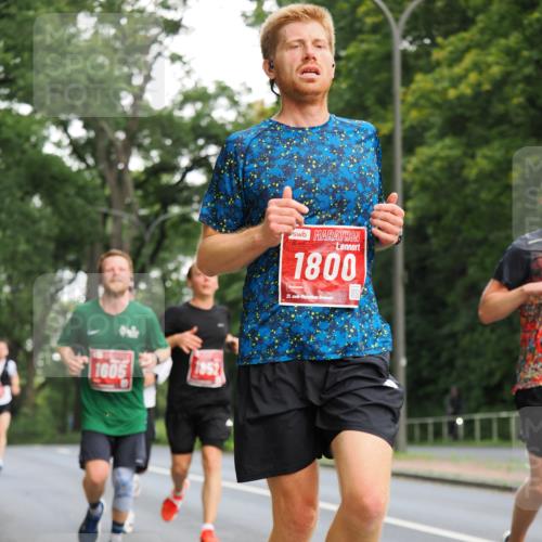 13.09.2026 - 21. swb-Marathon Bremen TobiasT http://msf.ph/oto/10269454 13.09.2026 11:38:05 Laufen 1605, 1852, 1800, 21, 26 meine-sportfotos.de