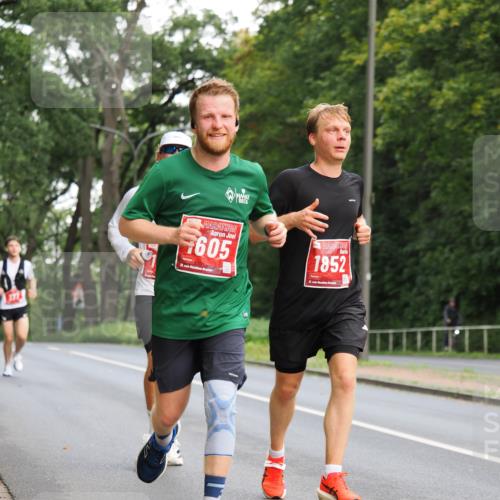 13.09.2026 - 21. swb-Marathon Bremen TobiasT http://msf.ph/oto/10269460 13.09.2026 11:38:06 Laufen 7605, 21, 261, 1852, 21, 2 meine-sportfotos.de