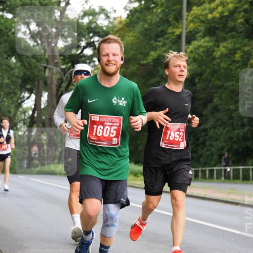 13.09.2026 - 21. swb-Marathon Bremen TobiasT http://msf.ph/oto/10269467 13.09.2026 11:38:06 Laufen 1605, 21, 26, 1, 7852 meine-sportfotos.de