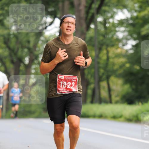 13.09.2026 - 21. swb-Marathon Bremen TobiasT http://msf.ph/oto/10269514 13.09.2026 11:38:27 Laufen 1822, 21 meine-sportfotos.de