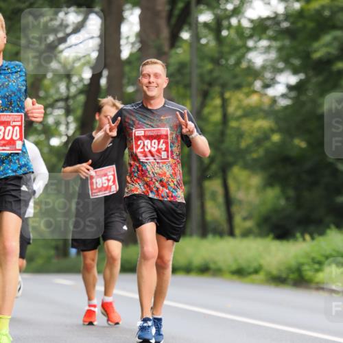 13.09.2026 - 21. swb-Marathon Bremen TobiasT http://msf.ph/oto/10270226 13.09.2026 11:38:01 Laufen 300, 1852, 2094 meine-sportfotos.de