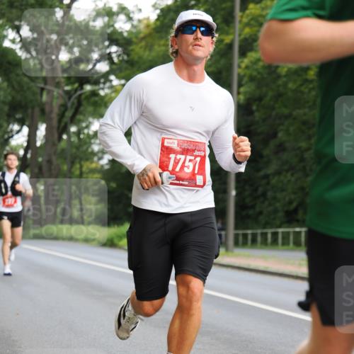 13.09.2026 - 21. swb-Marathon Bremen TobiasT http://msf.ph/oto/10270239 13.09.2026 11:38:08 Laufen 1751, 26 meine-sportfotos.de