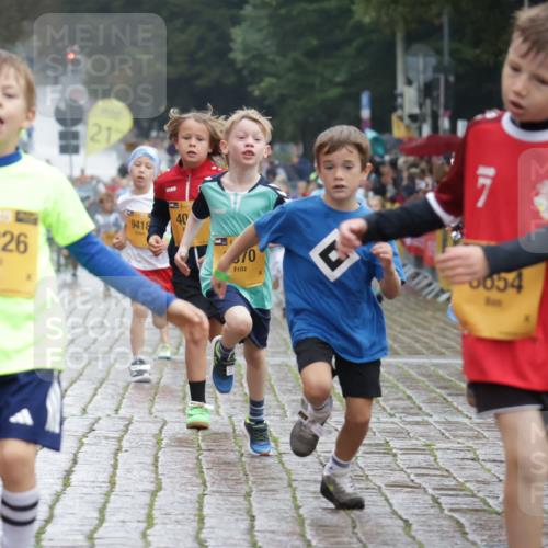 13.09.2026 - Kiel Lauf Yannick Fuchs http://msf.ph/oto/10270941 13.09.2026 08:33:35 Ziel 6073, 6484, 6698, 7959, 10988, 10988, 743, 1711, 2477, 3220, 4080, 8602, 8654, 8840, 9418, 9670, 11008, 11226, 11404 meine-sportfotos.de