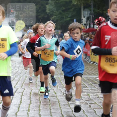13.09.2026 - Kiel Lauf Yannick Fuchs http://msf.ph/oto/10270946 13.09.2026 08:33:35 Ziel 6073, 6484, 6698, 7959, 10988, 10988, 743, 1711, 2477, 3220, 4080, 8602, 8654, 8840, 9418, 9670, 11008, 11226, 11404 meine-sportfotos.de