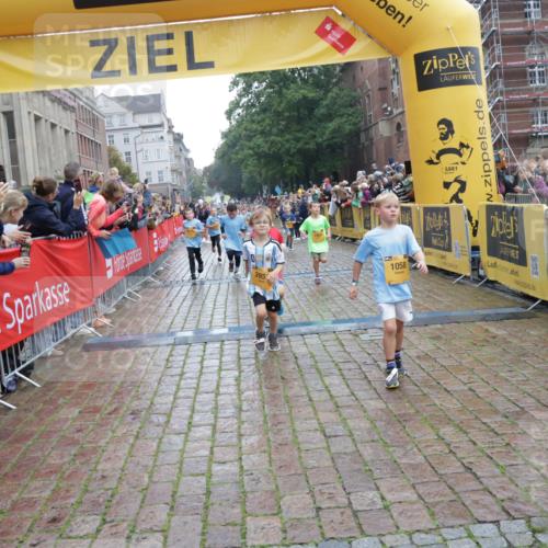 13.09.2026 - Kiel Lauf Yannick Fuchs http://msf.ph/oto/10271044 13.09.2026 08:33:53 Ziel 743, 2477, 3220, 4080, 6351, 8602, 8654, 8840, 9418, 9670, 11008, 11226, 11664, 1711, 6073, 6484, 6698, 7959, 10988, 11404, 657, 1058, 1103, 1295, 1924, 2140, 2769, 2851, 4146, 4796, 4839, 5324, 6453, 7041, 7567, 8179, 8478, 9211, 9945, 10121, 10172, 11365, 11572 meine-sportfotos.de