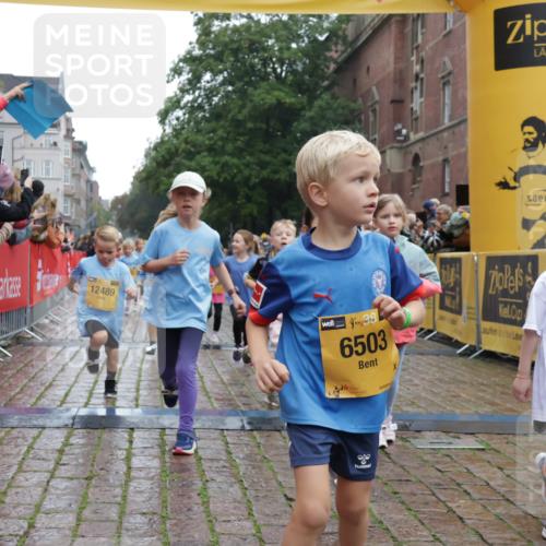 13.09.2026 - Kiel Lauf Yannick Fuchs http://msf.ph/oto/10271969 13.09.2026 08:34:45 Ziel 831, 1104, 1105, 2108, 2276, 2622, 2641, 3058, 3953, 4989, 5022, 5579, 5625, 5897, 5922, 6335, 6369, 7348, 7382, 8339, 8358, 8499, 8528, 8836, 9167, 9179, 9758, 9765, 9881, 10023, 11150, 11158, 11457, 12141, 12352, 12549, 126, 138, 657, 720, 1623, 1624, 2612, 2740, 2769, 3023, 3118, 3277, 3380, 4016, 4417, 4584, 4796, 5099, 6111, 7042, 7135, 7408, 7957, 8226, 8333, 8423, 8930, 8983, 9047, 9211, 9945, 10121, 10713, 10815, 12100, 1103, 9211, 10121 meine-sportfotos.de