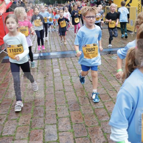 13.09.2026 - Kiel Lauf Yannick Fuchs http://msf.ph/oto/10272310 13.09.2026 08:35:02 Ziel 230, 530, 717, 729, 756, 809, 1010, 1116, 1269, 1918, 2005, 2071, 2643, 2736, 2774, 2917, 2987, 4696, 5042, 5066, 5076, 5416, 6247, 6448, 6503, 6505, 6595, 7421, 8509, 8971, 9686, 9756, 10857, 10875, 10935, 11110, 11183, 11315, 11843, 12033, 12400, 12489, 126, 831, 1104, 1105, 1623, 1624, 2108, 2276, 2612, 2622, 2641, 3058, 3277, 3380, 3953, 4584, 4989, 5022, 5579, 5625, 5897, 5922, 6111, 6335, 6369, 7042, 7348, 7408, 7957, 8423, 8836, 8983, 9047, 138, 3277, 7042, 8930 meine-sportfotos.de