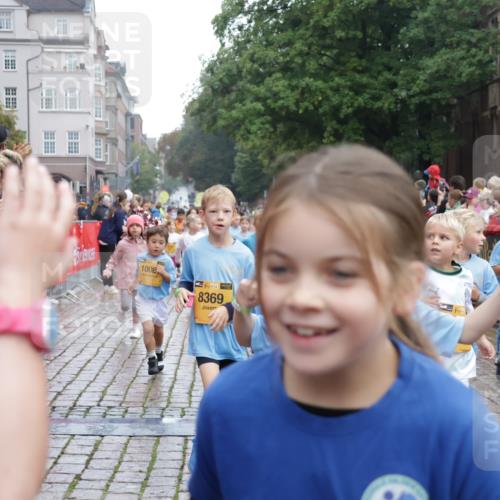 13.09.2026 - Kiel Lauf Yannick Fuchs http://msf.ph/oto/10272343 13.09.2026 08:35:08 Ziel 230, 242, 717, 756, 809, 1116, 1269, 1764, 2005, 2071, 2643, 2736, 2774, 2917, 2987, 4696, 5066, 5076, 5091, 5416, 6247, 6444, 6448, 6785, 6910, 7074, 7083, 7421, 7882, 7885, 8109, 8509, 8800, 9262, 9756, 9888, 10875, 10935, 11070, 11315, 11843, 12400, 530, 729, 831, 1010, 1104, 1105, 1918, 2108, 2276, 2622, 2641, 2643, 3058, 3953, 4989, 5022, 5042, 5416, 5579, 5625, 5897, 5922, 6335, 6369, 6503, 6505, 6595, 7348, 7957, 8836, 138, 3277, 7042, 8930 meine-sportfotos.de