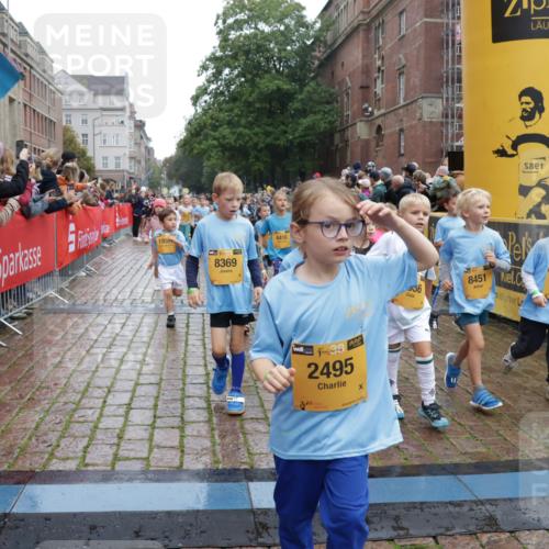 13.09.2026 - Kiel Lauf Yannick Fuchs http://msf.ph/oto/10272355 13.09.2026 08:35:09 Ziel 230, 242, 717, 756, 782, 809, 1116, 1269, 1764, 2005, 2071, 2736, 2774, 2917, 2987, 4696, 5066, 5076, 5091, 6195, 6247, 6444, 6448, 6785, 6910, 7074, 7083, 7421, 7882, 7885, 8109, 8800, 9262, 9756, 9888, 9927, 10875, 10935, 11070, 11315, 11843, 12400, 530, 729, 831, 1010, 1104, 1105, 1918, 2108, 2276, 2622, 2641, 2643, 3058, 3953, 4989, 5022, 5042, 5416, 5579, 5625, 5897, 5922, 6335, 6369, 6503, 6505, 6595, 7348, 7957, 8836, 3277, 7042 meine-sportfotos.de