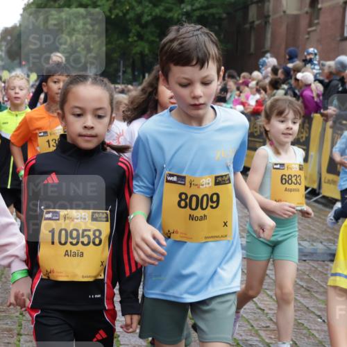 13.09.2026 - Kiel Lauf Yannick Fuchs http://msf.ph/oto/10272456 13.09.2026 08:35:16 Ziel 192, 230, 242, 782, 1148, 1764, 2071, 2495, 2582, 2715, 2987, 4418, 4695, 4990, 5076, 5091, 5581, 5607, 5880, 6037, 6195, 6444, 6448, 6617, 6708, 6785, 6910, 7074, 7083, 7126, 7133, 7421, 7882, 7885, 8109, 8336, 8369, 8451, 8800, 8984, 9159, 9262, 9888, 9927, 10081, 10588, 11070, 230, 530, 717, 729, 756, 809, 1010, 1104, 1105, 1116, 1269, 1918, 2005, 2641, 2643, 2736, 2774, 2917, 2987, 4696, 4989, 5022, 5042, 5066, 5416, 5579, 5625, 5922, 6335, 6369, 6503, 6505, 6595, 7348 meine-sportfotos.de