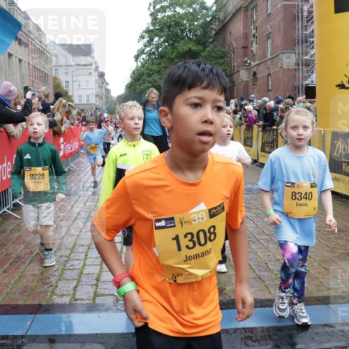 13.09.2026 - Kiel Lauf Yannick Fuchs http://msf.ph/oto/10272476 13.09.2026 08:35:18 Ziel 192, 242, 434, 782, 1148, 1764, 2495, 2582, 2715, 4418, 4695, 4990, 5091, 5581, 5583, 5607, 5880, 6037, 6195, 6444, 6617, 6708, 6785, 6910, 7074, 7083, 7126, 7133, 7882, 7885, 8109, 8336, 8369, 8451, 8800, 8984, 9159, 9262, 9888, 9927, 10081, 10588, 11070, 230, 530, 717, 729, 756, 809, 1010, 1104, 1105, 1116, 1269, 1918, 2005, 2071, 2641, 2643, 2736, 2774, 2917, 2987, 4696, 4989, 5042, 5066, 5076, 5416, 5579, 5922, 6335, 6503, 6505, 6595, 7348, 165 meine-sportfotos.de