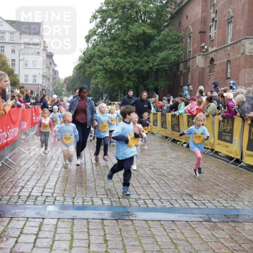 13.09.2026 - Kiel Lauf Yannick Fuchs http://msf.ph/oto/10272922 13.09.2026 08:35:43 Ziel 165, 304, 705, 1152, 1240, 1516, 2018, 2619, 2684, 3077, 3236, 3497, 3542, 3556, 3560, 3562, 4030, 4319, 4603, 4924, 5245, 5343, 5853, 6274, 8301, 8357, 8539, 8556, 8823, 9270, 9322, 9383, 9671, 9719, 9978, 10294, 10727, 11801, 11918, 12328, 12344, 12505, 192, 242, 434, 782, 865, 1148, 1216, 1308, 1691, 1764, 2207, 2495, 2582, 2652, 2715, 3144, 3160, 4381, 4418, 4695, 4990, 5090, 5091, 5581, 5583, 6833, 7628, 8009, 8340, 8539, 8815, 8988, 2917, 5066, 10875 meine-sportfotos.de