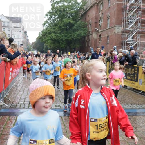 13.09.2026 - Kiel Lauf Yannick Fuchs http://msf.ph/oto/10273187 13.09.2026 08:35:58 Ziel 119, 741, 1690, 1850, 2618, 2882, 2911, 3100, 3497, 3762, 5028, 5146, 5181, 5566, 5827, 5905, 5949, 5990, 6446, 6508, 6589, 6741, 7383, 7573, 7781, 8357, 9023, 9026, 9234, 9978, 10642, 10922, 11203, 11639, 11905, 12203, 12205, 12227, 12354, 165, 304, 434, 705, 865, 1152, 1216, 1240, 1308, 1516, 1691, 2018, 2207, 2619, 2652, 2684, 3144, 3160, 3236, 3556, 4030, 4319, 4381, 4924, 5090, 5245, 5343, 5853, 6833, 7628, 8009, 8301, 8340, 8539, 8815, 8988, 464, 569, 740, 858, 865 meine-sportfotos.de