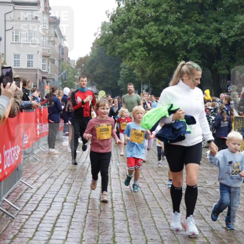 13.09.2026 - Kiel Lauf Yannick Fuchs http://msf.ph/oto/10273751 13.09.2026 08:36:23 Ziel 71, 308, 464, 465, 516, 569, 740, 858, 923, 1648, 1829, 1875, 2310, 2328, 3434, 3532, 3656, 3689, 4002, 4007, 4473, 4495, 4500, 5481, 5486, 5499, 5658, 5842, 6101, 6143, 6491, 6838, 7128, 7136, 7147, 7225, 7228, 7523, 7629, 7679, 7908, 8228, 8267, 8961, 9625, 9794, 10064, 10111, 10140, 10712, 11355, 11592, 11782, 12239, 12447, 12504, 12645, 119, 440, 690, 740, 741, 832, 1551, 1552, 1690, 1850, 2618, 2621, 2882, 2911, 3053, 3149, 4007, 4474, 6022 meine-sportfotos.de