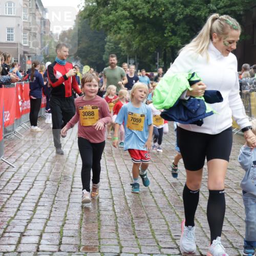 13.09.2026 - Kiel Lauf Yannick Fuchs http://msf.ph/oto/10273783 13.09.2026 08:36:24 Ziel 71, 308, 464, 465, 516, 569, 858, 923, 1407, 1648, 1829, 1875, 2310, 2328, 3434, 3532, 3656, 3689, 4002, 4473, 4495, 4500, 5481, 5486, 5499, 5658, 5842, 6101, 6143, 6470, 6491, 6838, 7128, 7136, 7147, 7225, 7228, 7523, 7629, 7679, 7908, 8228, 8267, 8961, 9625, 9794, 10064, 10111, 10140, 10712, 11355, 11592, 11782, 12239, 12447, 12504, 12645, 119, 440, 569, 690, 740, 741, 832, 858, 1551, 1552, 1690, 1850, 2310, 2328, 2618, 2621, 2882, 2911, 3053, 3149, 4007, 4474, 6022, 6101 meine-sportfotos.de