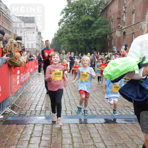 13.09.2026 - Kiel Lauf Yannick Fuchs http://msf.ph/oto/10273800 13.09.2026 08:36:25 Ziel 71, 308, 464, 465, 516, 874, 923, 1407, 1648, 1829, 1875, 3434, 3532, 3656, 3689, 4002, 4473, 4495, 4500, 5481, 5486, 5499, 5658, 5842, 6143, 6470, 6491, 7128, 7136, 7147, 7225, 7228, 7523, 7629, 7679, 7811, 8228, 8267, 8961, 9505, 9625, 9794, 10064, 10140, 10712, 11355, 11592, 11782, 12239, 12447, 12504, 12645, 119, 440, 464, 569, 690, 740, 741, 832, 858, 1551, 1552, 1690, 1850, 2310, 2328, 2618, 2621, 2882, 2911, 3053, 3149, 3689, 4007, 4473, 4474, 5481, 5499, 6022, 6101 meine-sportfotos.de