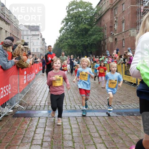 13.09.2026 - Kiel Lauf Yannick Fuchs http://msf.ph/oto/10273805 13.09.2026 08:36:25 Ziel 71, 308, 464, 465, 516, 874, 923, 1407, 1648, 1829, 1875, 3434, 3532, 3656, 3689, 4002, 4473, 4495, 4500, 5481, 5486, 5499, 5658, 5842, 6143, 6470, 6491, 7128, 7136, 7147, 7225, 7228, 7523, 7629, 7679, 7811, 8228, 8267, 8961, 9505, 9625, 9794, 10064, 10140, 10712, 11355, 11592, 11782, 12239, 12447, 12504, 12645, 119, 440, 464, 569, 690, 740, 741, 832, 858, 1551, 1552, 1690, 1850, 2310, 2328, 2618, 2621, 2882, 2911, 3053, 3149, 3689, 4007, 4473, 4474, 5481, 5499, 6022, 6101 meine-sportfotos.de