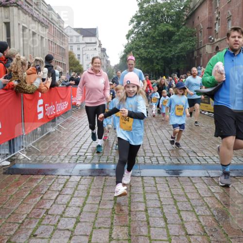 13.09.2026 - Kiel Lauf Yannick Fuchs http://msf.ph/oto/10274165 13.09.2026 08:36:43 Ziel 1031, 1128, 1808, 2464, 3088, 3098, 3246, 3651, 3809, 3887, 4697, 6308, 6452, 6474, 6475, 6479, 6983, 7059, 7153, 8771, 8804, 8995, 9251, 9591, 9958, 10438, 10753, 10891, 11853, 11935, 11945, 71, 308, 464, 465, 516, 569, 690, 740, 858, 874, 923, 1407, 1551, 1552, 1648, 1727, 1829, 1875, 2310, 2328, 3149, 3246, 3434, 3532, 3656, 3689, 3868, 4002, 4007, 4473, 4474, 4495, 4500, 5481, 5486, 5499, 5658, 5842, 6022, 6101, 6143, 6308, 6452, 6469, 6470, 6474, 6475, 6491, 7128, 7136 meine-sportfotos.de