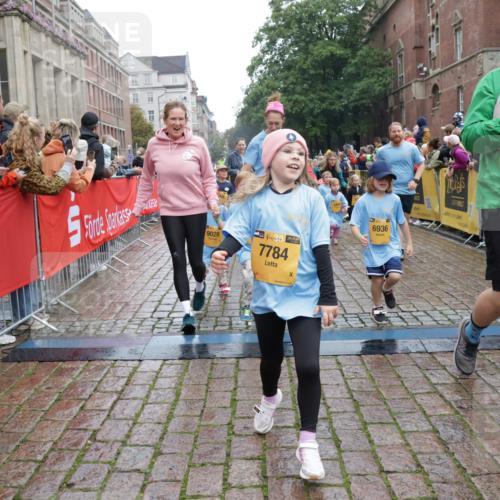13.09.2026 - Kiel Lauf Yannick Fuchs http://msf.ph/oto/10274178 13.09.2026 08:36:44 Ziel 1031, 1128, 1470, 1808, 2464, 3088, 3098, 3651, 3809, 3887, 4697, 5667, 6479, 6983, 7059, 7153, 7633, 8771, 8804, 8995, 9251, 9591, 9958, 10438, 10753, 10891, 11853, 11935, 11945, 71, 308, 464, 465, 516, 569, 740, 858, 874, 923, 1407, 1551, 1552, 1648, 1727, 1829, 1875, 2310, 2328, 3149, 3246, 3434, 3532, 3656, 3689, 3868, 4002, 4007, 4473, 4474, 4495, 4500, 5481, 5486, 5499, 5658, 5842, 6022, 6101, 6143, 6308, 6452, 6469, 6470, 6474, 6475, 6491, 7128, 7136 meine-sportfotos.de