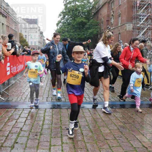 13.09.2026 - Kiel Lauf Yannick Fuchs http://msf.ph/oto/10274252 13.09.2026 08:36:46 Ziel 1031, 1128, 1470, 1808, 2464, 2581, 3088, 3098, 3651, 3809, 3887, 4697, 5667, 6145, 6357, 6479, 6813, 6983, 7059, 7153, 7633, 8662, 8771, 8995, 9251, 9591, 9958, 10438, 10753, 11853, 11935, 11945, 71, 308, 464, 465, 516, 569, 740, 858, 874, 923, 1407, 1648, 1727, 1829, 1875, 2310, 2328, 3149, 3246, 3434, 3532, 3656, 3689, 3868, 4002, 4007, 4473, 4474, 4495, 4500, 5481, 5486, 5499, 5658, 5842, 6022, 6101, 6143, 6308, 6452, 6469, 6470, 6474, 6475, 6491, 7128, 7136 meine-sportfotos.de