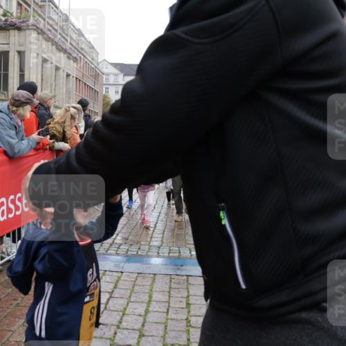 13.09.2026 - Kiel Lauf Yannick Fuchs http://msf.ph/oto/10274424 13.09.2026 08:36:52 Ziel 581, 1031, 1128, 1470, 1808, 2581, 3098, 3809, 3887, 4697, 5667, 6145, 6357, 6479, 6813, 6936, 7153, 7633, 7784, 8662, 8771, 9028, 9591, 9762, 9958, 10438, 11853, 11935, 11945, 12317, 71, 308, 516, 874, 923, 1407, 1648, 1727, 1829, 1875, 2464, 3088, 3246, 3434, 3532, 3651, 3656, 3868, 4002, 4495, 4500, 5658, 5842, 6143, 6308, 6452, 6469, 6470, 6474, 6475, 6983, 7059, 7128, 7136, 8995, 9251, 5617, 7146, 7176, 71, 3434, 4002 meine-sportfotos.de