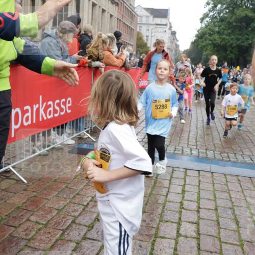 13.09.2026 - Kiel Lauf Yannick Fuchs http://msf.ph/oto/10274515 13.09.2026 08:36:56 Ziel 581, 1031, 1128, 1470, 2581, 3495, 3809, 3887, 4697, 5096, 5275, 5667, 6145, 6259, 6357, 6479, 6813, 6936, 7633, 7784, 8070, 8211, 8471, 8653, 8662, 9028, 9591, 9762, 9958, 11935, 11945, 12087, 12317, 516, 874, 1407, 1727, 1808, 1829, 1875, 2464, 3088, 3098, 3246, 3532, 3651, 3809, 3868, 3887, 4495, 4500, 5658, 5842, 6308, 6452, 6469, 6470, 6474, 6475, 6479, 6983, 7059, 7136, 7153, 8771, 8995, 9251, 9591, 9958, 1055, 2229, 4018, 5617, 7146, 7176, 71, 3434, 4002 meine-sportfotos.de