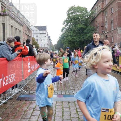 13.09.2026 - Kiel Lauf Yannick Fuchs http://msf.ph/oto/10274761 13.09.2026 08:37:06 Ziel 82, 581, 873, 910, 1283, 2552, 3495, 3815, 5096, 5275, 5288, 5617, 6259, 6440, 6817, 6936, 7176, 7784, 7838, 8070, 8184, 8211, 8243, 8471, 8650, 8653, 9028, 9233, 9303, 9422, 9586, 11206, 11563, 11800, 11806, 12087, 1031, 1128, 1470, 1727, 1808, 2464, 2581, 3088, 3098, 3246, 3651, 3809, 3868, 3887, 4697, 5667, 6145, 6308, 6357, 6452, 6469, 6474, 6475, 6479, 6813, 6983, 7059, 7153, 7633, 7784, 8662, 8771, 8995, 9251, 9591, 9762, 9958, 1055, 2229, 4018, 4705, 7146 meine-sportfotos.de