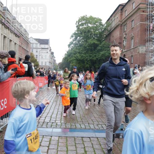 13.09.2026 - Kiel Lauf Yannick Fuchs http://msf.ph/oto/10274773 13.09.2026 08:37:07 Ziel 82, 581, 873, 910, 1283, 2552, 3495, 3815, 5096, 5275, 5288, 5617, 6259, 6440, 6817, 6936, 7146, 7176, 7838, 8070, 8184, 8211, 8243, 8471, 8650, 8653, 9028, 9233, 9303, 9422, 9586, 11206, 11563, 11800, 11806, 12087, 581, 1031, 1128, 1470, 1727, 1808, 2464, 2581, 3088, 3098, 3246, 3651, 3809, 3868, 3887, 4697, 5667, 6145, 6308, 6357, 6452, 6474, 6475, 6479, 6813, 6936, 6983, 7059, 7153, 7633, 7784, 8662, 8771, 8995, 9028, 9251, 9591, 9762, 9958, 1055, 2229, 4018, 4705 meine-sportfotos.de