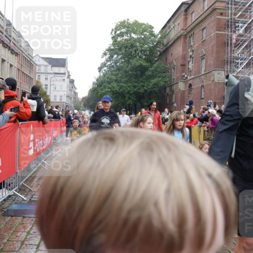 13.09.2026 - Kiel Lauf Yannick Fuchs http://msf.ph/oto/10274806 13.09.2026 08:37:08 Ziel 82, 873, 910, 1055, 1283, 2552, 3495, 3815, 5096, 5275, 5288, 5617, 6259, 6440, 6817, 7146, 7176, 7838, 8070, 8184, 8211, 8243, 8258, 8471, 8650, 8653, 9233, 9303, 9422, 9586, 11206, 11563, 11800, 11806, 12087, 581, 1031, 1128, 1470, 1808, 2464, 2581, 3088, 3098, 3246, 3651, 3809, 3887, 4697, 5667, 6145, 6308, 6357, 6452, 6474, 6475, 6479, 6813, 6936, 6983, 7059, 7153, 7633, 7784, 8662, 8771, 8995, 9028, 9251, 9591, 9762, 9958, 2229, 4018, 4705 meine-sportfotos.de
