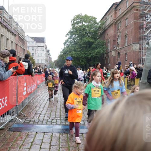 13.09.2026 - Kiel Lauf Yannick Fuchs http://msf.ph/oto/10274811 13.09.2026 08:37:09 Ziel 82, 873, 910, 1055, 1283, 2552, 3495, 3815, 4018, 5096, 5275, 5288, 5617, 6259, 6440, 6817, 7146, 7176, 7838, 8070, 8184, 8211, 8243, 8258, 8471, 8612, 8650, 8653, 9233, 9303, 9422, 9586, 10221, 10714, 11206, 11563, 11800, 11806, 12087, 581, 1031, 1128, 1470, 1808, 2464, 2581, 3088, 3098, 3495, 3651, 3809, 3887, 4697, 5667, 6145, 6259, 6357, 6479, 6813, 6936, 6983, 7059, 7153, 7633, 7784, 8211, 8662, 8771, 8995, 9028, 9251, 9591, 9762, 9958, 2229, 4705 meine-sportfotos.de