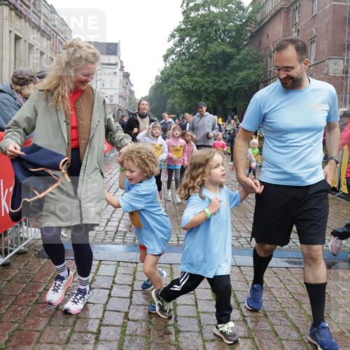 13.09.2026 - Kiel Lauf Yannick Fuchs http://msf.ph/oto/10274899 13.09.2026 08:37:15 Ziel 82, 873, 1055, 1283, 2229, 3252, 4018, 4705, 5288, 5617, 5722, 6272, 6440, 7146, 7176, 7184, 8184, 8258, 8612, 8907, 9303, 9422, 9586, 10221, 10714, 10800, 11206, 11236, 11487, 11800, 11806, 581, 873, 910, 1031, 1128, 1470, 1808, 2552, 2581, 3098, 3495, 3809, 3815, 3887, 4697, 5096, 5275, 5667, 6145, 6259, 6357, 6479, 6813, 6817, 6936, 7153, 7633, 7784, 7838, 8070, 8211, 8243, 8471, 8650, 8653, 8662, 8771, 8995, 9028, 9233, 9251, 9591, 9762, 9958, 11206, 11563 meine-sportfotos.de