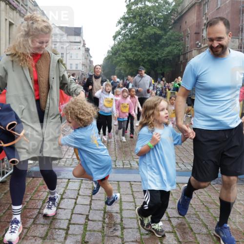 13.09.2026 - Kiel Lauf Yannick Fuchs http://msf.ph/oto/10274905 13.09.2026 08:37:15 Ziel 82, 873, 1055, 1283, 2229, 3252, 4018, 4705, 5288, 5617, 5722, 6272, 6440, 7146, 7176, 7184, 8184, 8258, 8612, 8907, 9303, 9422, 9586, 10221, 10714, 10800, 11206, 11236, 11487, 11800, 11806, 581, 873, 910, 1031, 1128, 1470, 1808, 2552, 2581, 3098, 3495, 3809, 3815, 3887, 4697, 5096, 5275, 5667, 6145, 6259, 6357, 6479, 6813, 6817, 6936, 7153, 7633, 7784, 7838, 8070, 8211, 8243, 8471, 8650, 8653, 8662, 8771, 8995, 9028, 9233, 9251, 9591, 9762, 9958, 11206, 11563 meine-sportfotos.de