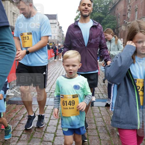 13.09.2026 - Kiel Lauf Yannick Fuchs http://msf.ph/oto/10275020 13.09.2026 08:37:23 Ziel 52, 751, 781, 1055, 1233, 2025, 2229, 2567, 3252, 4018, 4705, 5722, 6272, 6358, 7183, 7184, 8258, 8612, 8907, 10221, 10714, 10800, 11236, 11487, 12066, 12469, 82, 581, 873, 910, 1031, 1055, 1128, 1283, 1470, 2552, 2581, 3495, 3815, 4697, 5096, 5275, 5288, 5617, 5667, 6145, 6259, 6357, 6440, 6813, 6817, 6936, 7146, 7176, 7633, 7784, 7838, 8070, 8184, 8211, 8243, 8258, 8471, 8650, 8653, 8662, 9028, 9233, 9303, 9422, 9586, 9762, 11206, 11563, 11806, 1470 meine-sportfotos.de