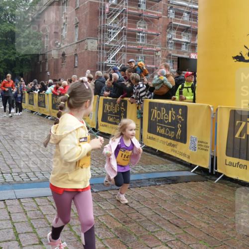 13.09.2026 - Kiel Lauf Yannick Fuchs http://msf.ph/oto/10275315 13.09.2026 08:37:50 Ziel 236, 278, 593, 1214, 1621, 4490, 5199, 5709, 5887, 7283, 7612, 9887, 10478, 11899, 52, 751, 781, 1212, 1221, 1233, 2025, 2036, 2229, 2567, 2858, 3071, 3252, 3262, 3521, 4379, 4705, 5186, 5290, 5722, 6149, 6272, 6358, 6457, 6458, 6624, 7183, 7184, 8907, 9941, 10800, 11236, 11487, 12066, 12469, 12470, 12651, 12657, 12838, 1807, 2936, 7477, 9791, 9921, 11412, 11810, 12581, 1055, 2229, 4018, 4705, 5288, 5617, 6272, 7146, 8612, 8907, 10800, 11236 meine-sportfotos.de