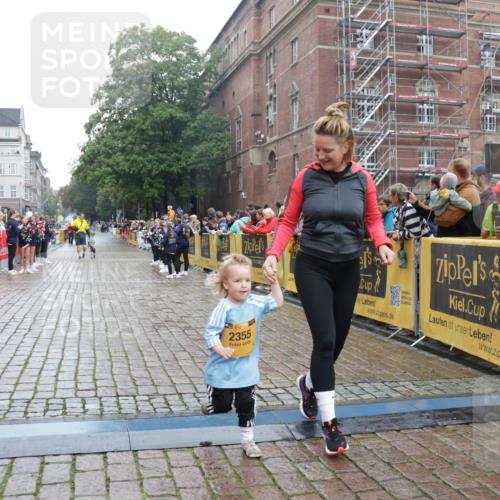 13.09.2026 - Kiel Lauf Yannick Fuchs http://msf.ph/oto/10275833 13.09.2026 08:38:36 Ziel 10005, 281, 4085, 4423, 4734, 7477, 8382, 8428, 9791, 9921, 11412, 11810, 12581, 2355, 9149, 1807, 2936, 7477, 11412 meine-sportfotos.de