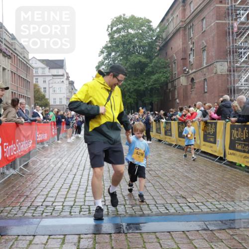 13.09.2026 - Kiel Lauf Yannick Fuchs http://msf.ph/oto/10275879 13.09.2026 08:38:50 Ziel 2355, 9149, 4423, 10005, 5216, 281, 4085, 4734, 8382, 8428, 12581 meine-sportfotos.de
