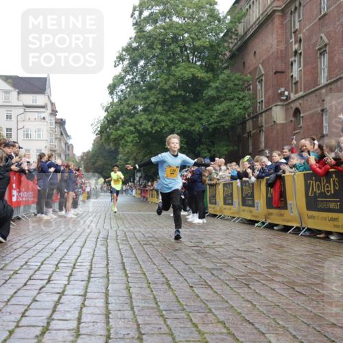 13.09.2026 - Kiel Lauf Yannick Fuchs http://msf.ph/oto/10276376 13.09.2026 08:49:19 Ziel 135 meine-sportfotos.de
