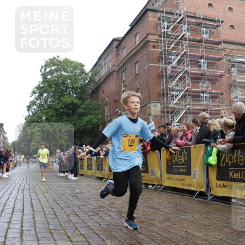 13.09.2026 - Kiel Lauf Yannick Fuchs http://msf.ph/oto/10276414 13.09.2026 08:49:21 Ziel 135, 6891 meine-sportfotos.de