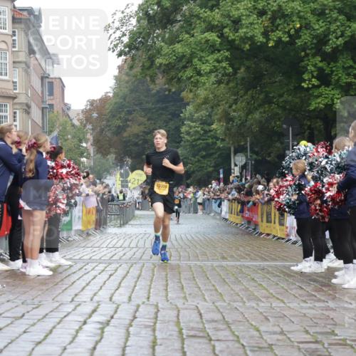 13.09.2026 - Kiel Lauf Yannick Fuchs http://msf.ph/oto/10276497 13.09.2026 08:49:28 Ziel 135, 6891 meine-sportfotos.de