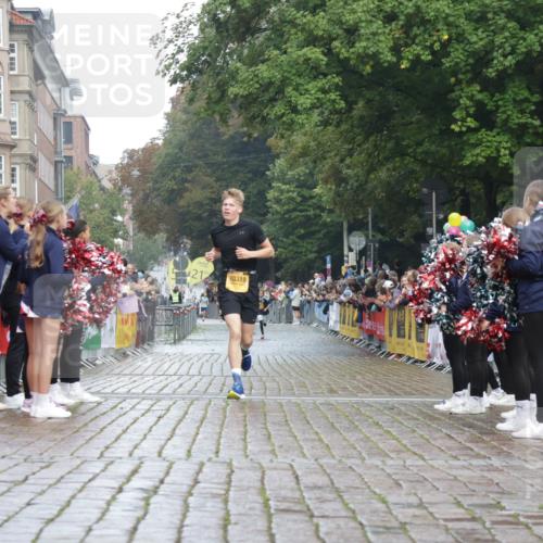 13.09.2026 - Kiel Lauf Yannick Fuchs http://msf.ph/oto/10276503 13.09.2026 08:49:28 Ziel 135, 6891 meine-sportfotos.de